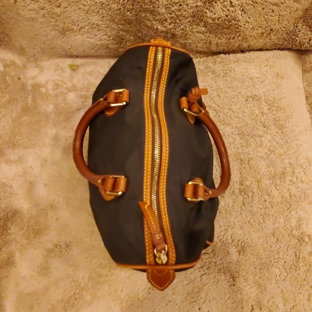 Purse - Picture 3 of 10